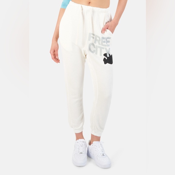 Freecity Creamyyum Superfluff Lux Pocket Sweatpant - Picture 1 of 11